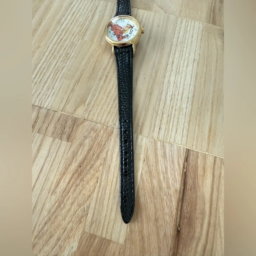Vintage Timex Disney Winnie the Pooh Tigger watch NEW BATTERY